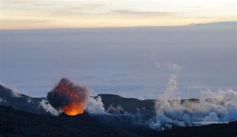 Mount Slamet (Gunung Slamet) Continue eruption with Mild Strombolian ...