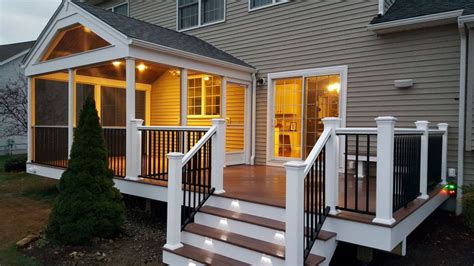 30+ Screened In Porch Ideas With Deck – DECOOMO