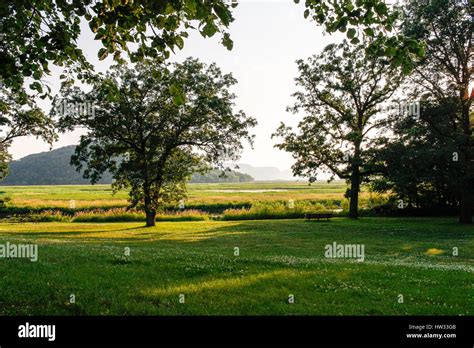 Trempealeau mountain hi-res stock photography and images - Alamy