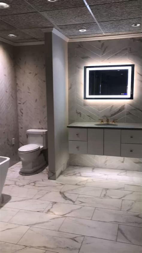 White marble bathroom tile