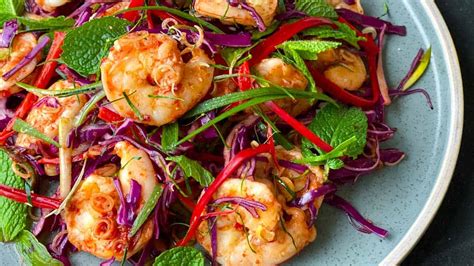 Thai Prawn Salad with Chilli Tamarind Dressing - The Devil Wears Salad