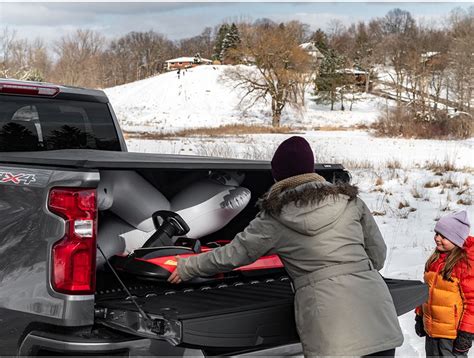 Gator SFX Tri-Fold Soft Folding Tonneau Cover | RealTruck