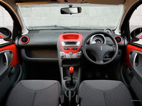 PEUGEOT 107 - peugeot-107_interior_18.jpg