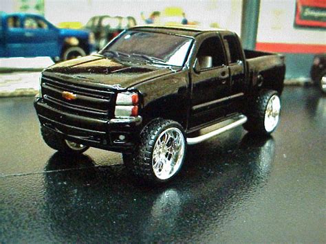 Chevrolet Silverado Custom Photo Gallery #10/12