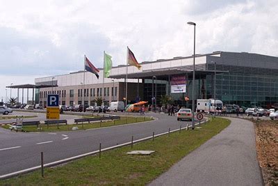 Weeze Airport Parking » parking from €3.14 /Day