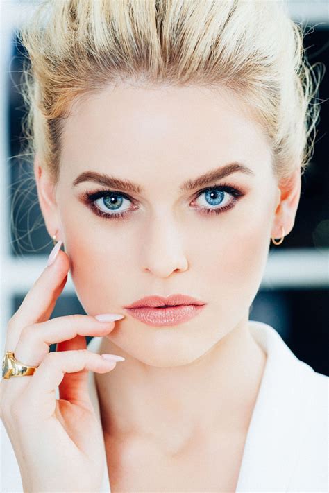 Gold-colored ring, Alice Eve, actress, blue eyes, green eyes HD ...