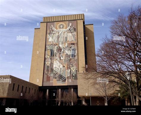 University of Notre Dame Campus, South Bend Indiana - Touchdown Jesus ...