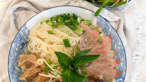 How To Make Phở Đuôi Bò (Vietnamese Oxtail Noodle Soup) - Ta-Daa!