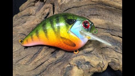 Custom Painting a Blue Gill Crankbait - YouTube