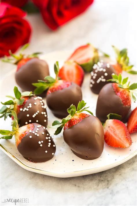 Easy Chocolate Covered Strawberries - The Recipe Rebel