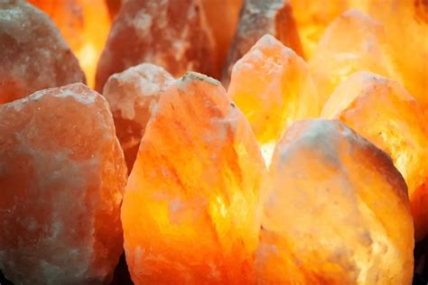 Himalayan Salt Lamp Benefits — Real or Placebo Effect?