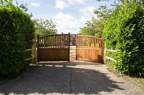 Driveway Gates London | Strand System