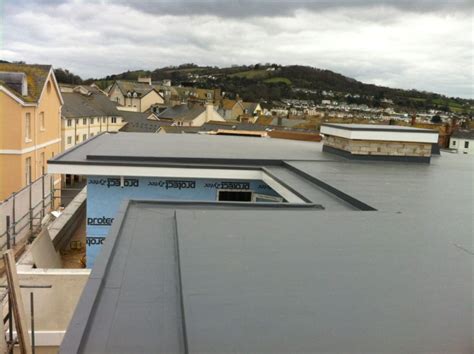 Common Flat Roof Drainage Solutions