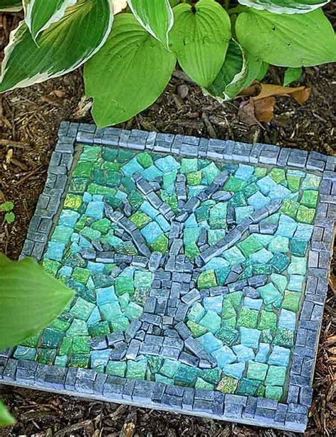 23 DIY Stepping Stones to Brighten Any Garden Walk - Amazing DIY ...