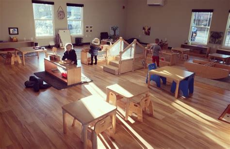 Montessori Classroom Approach - Walnut Farm Montessori School ...