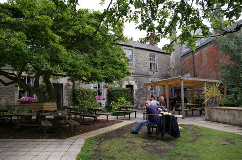 OLD ROAD TAVERN - Updated May 2024 - Old Road, Chippenham, Wiltshire ...