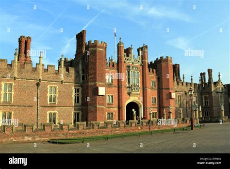 Henry VIII Tudor Palace at Hampton Court, celebrates 500th anniversary ...