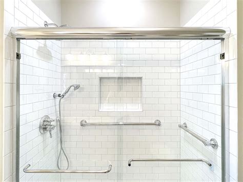 Shower Grab Bars 101: A Professional's Guide to Safety Rails