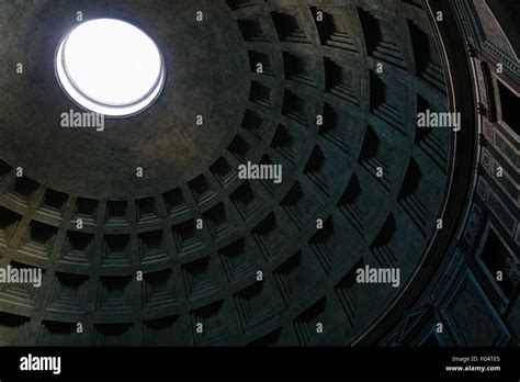 Oculus pantheon rome hi-res stock photography and images - Alamy