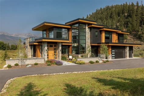 A Modern Home in the Rocky Mountains - Mountain Living