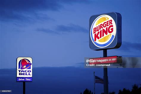 Burger King And Taco Bell Signs High-Res Stock Photo - Getty Images