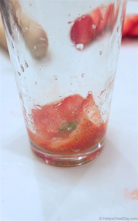 Strawberry Gin and Tonic - HOLLY'S CHEAT DAY