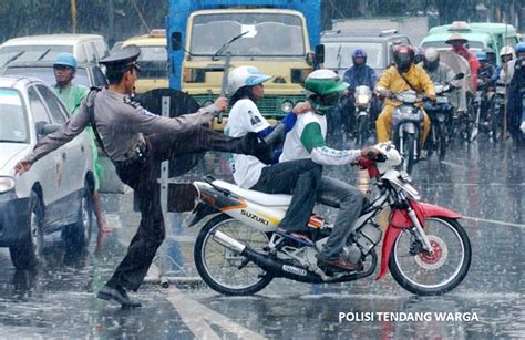 Gambar Polisi Lucu | Kata Kata Gokil Raja Gombal