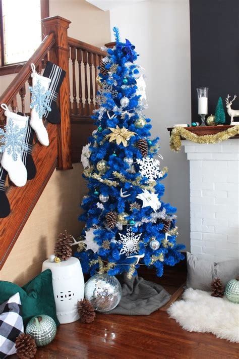 How to Decorate a Blue Christmas Tree » Decor Adventures