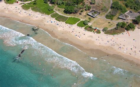 Hapuna Beach / Big Island / Hawaii // World Beach Guide