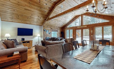 7 Best Ski Hotels Near Sunday River, Maine to Book for 2025