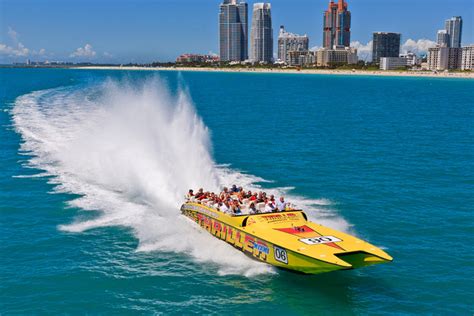 Awesome speedboat tour in the Miami Bay