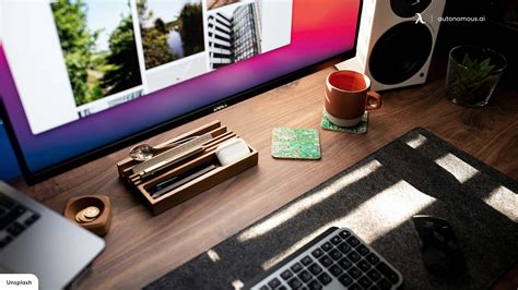 Best Office Desk Accessories - Decorated Office