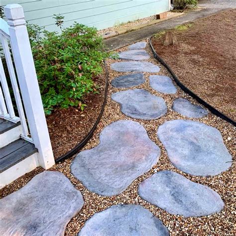 DIY Concrete Stepping Stones (Natural Looking) - Artsy Pretty Plants