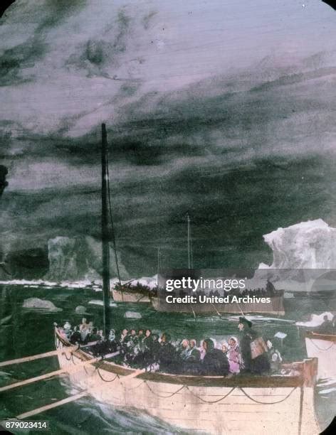 Sinking Of Rms Titanic Photos and Premium High Res Pictures - Getty Images