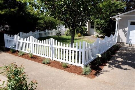 Top 60 Best Front Yard Fence Ideas - Outdoor Barrier Designs