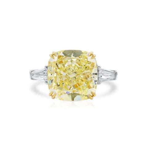 Let Your Personality Shine Through With Colored Diamond Engagement ...