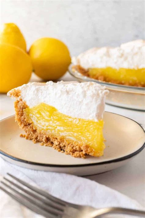 Lemon Meringue Pie with Graham Cracker Crust - Best Crafts and Recipes