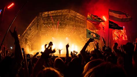 How to watch Glastonbury online: stream the music…