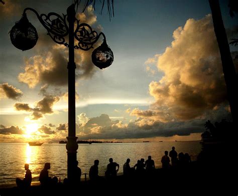 sunset-di-pantai-losari : PasirPantai.com