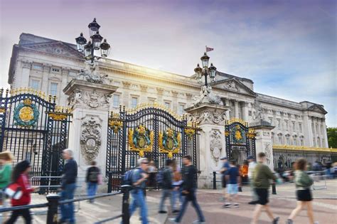 Buckingham Palace Tour 2024 • Expert Tour Guide