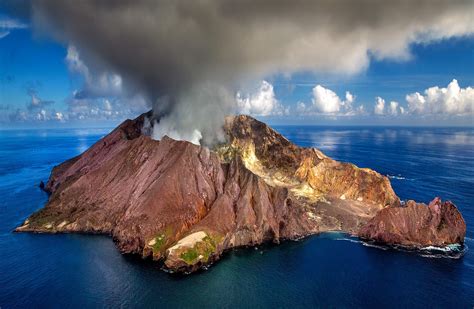 5 Active New Zealand Volcanoes - Hot Stuff! - New Zealand Nature Guy