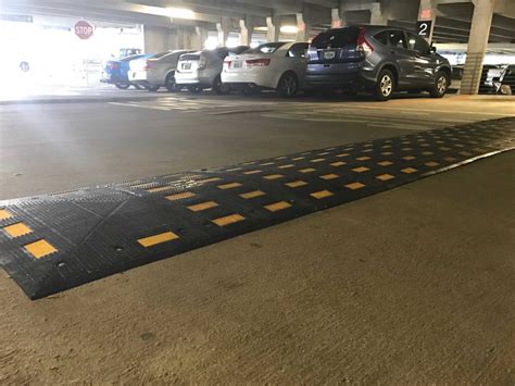 UNF adds speed bumps, signs, in Arena Parking Garage – UNF Spinnaker