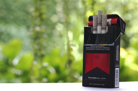 Marlboro Black Review – Smoking Room