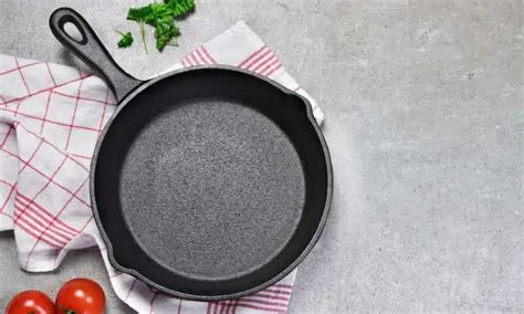 How to Clean Cast Iron Cookware | Home Artic