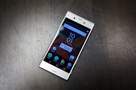 This Sony Xperia XZ is a sliver of silver - CNET