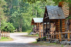 Yellowstone National Park Cabins, Cabin Rentals - AllTrips