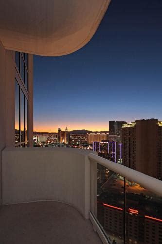 12 Best Hotels With Balconies In Las Vegas - Updated 2024 | Trip101