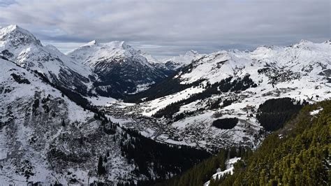 Alpine weather: weather maps show fresh snow