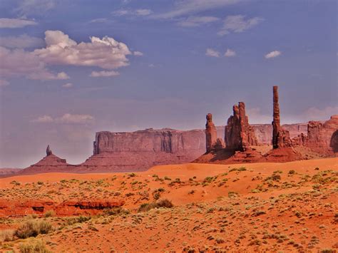 Watch the unique rock formations at Monument Valley (video incl ...