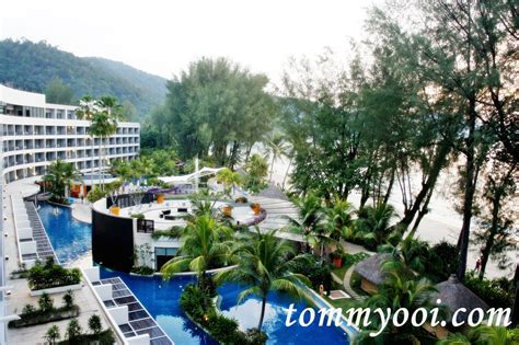 Hard Rock Hotel Penang Swimming Pool - Tommy Ooi Travel Guide